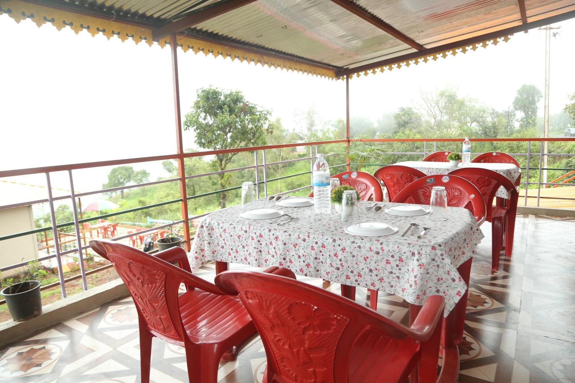 Dream House Apartment Satara Exterior photo