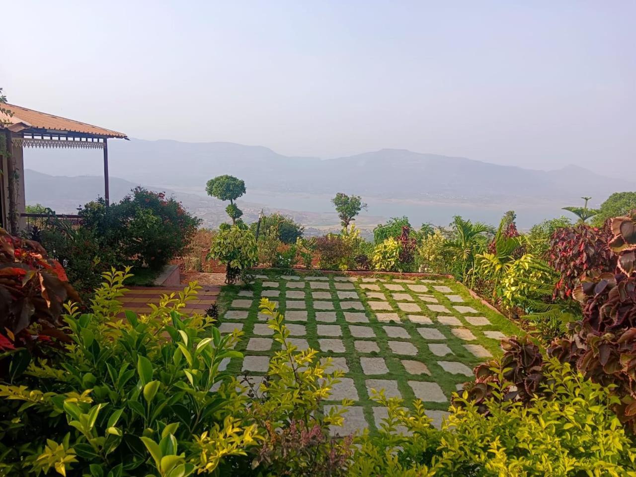 Dream House Apartment Satara Exterior photo