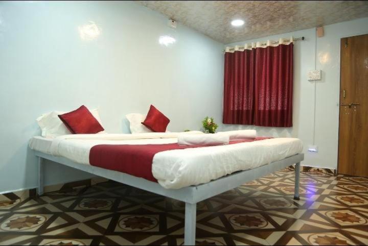 Dream House Apartment Satara Exterior photo